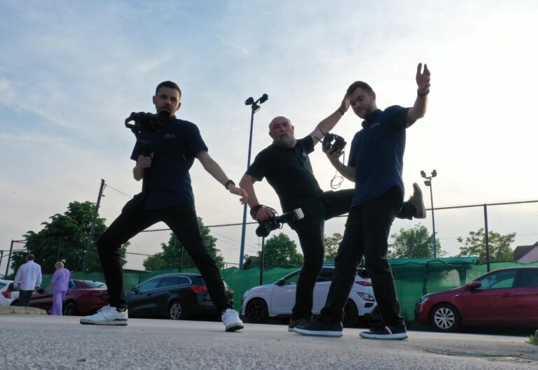 opuštena ekipa za fotografiranje i snimanje vjenčanja